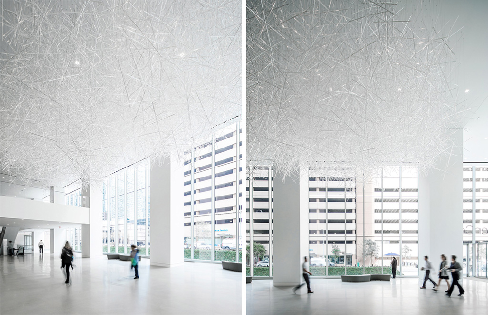 Японский дизайнер разместил в холле небоскреба акриловое облако